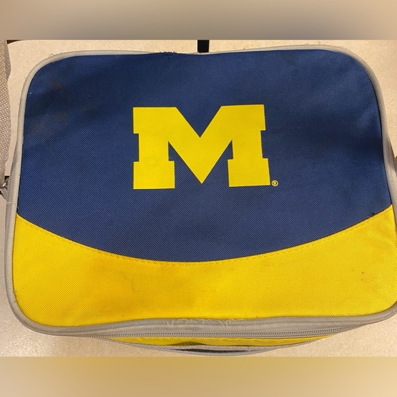 University of Michigan (UofM) Wolverine Canvas Insulated Cooler, EUC - Picture 3 of 13